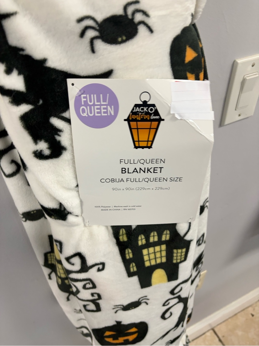 Jack O’ Lantern Halloween Full/Queen Blanket in White & Black